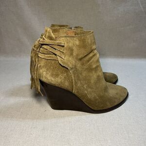 Frye Cece Cashew Tassel Lace Wedge Side Zip Ankle Booties‎ Suede Leather Size 9M